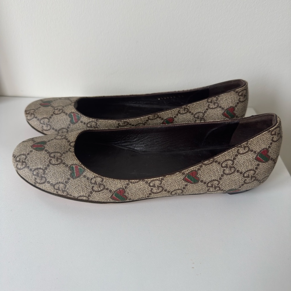 Gucci Women's Beige Monogram Moccasins